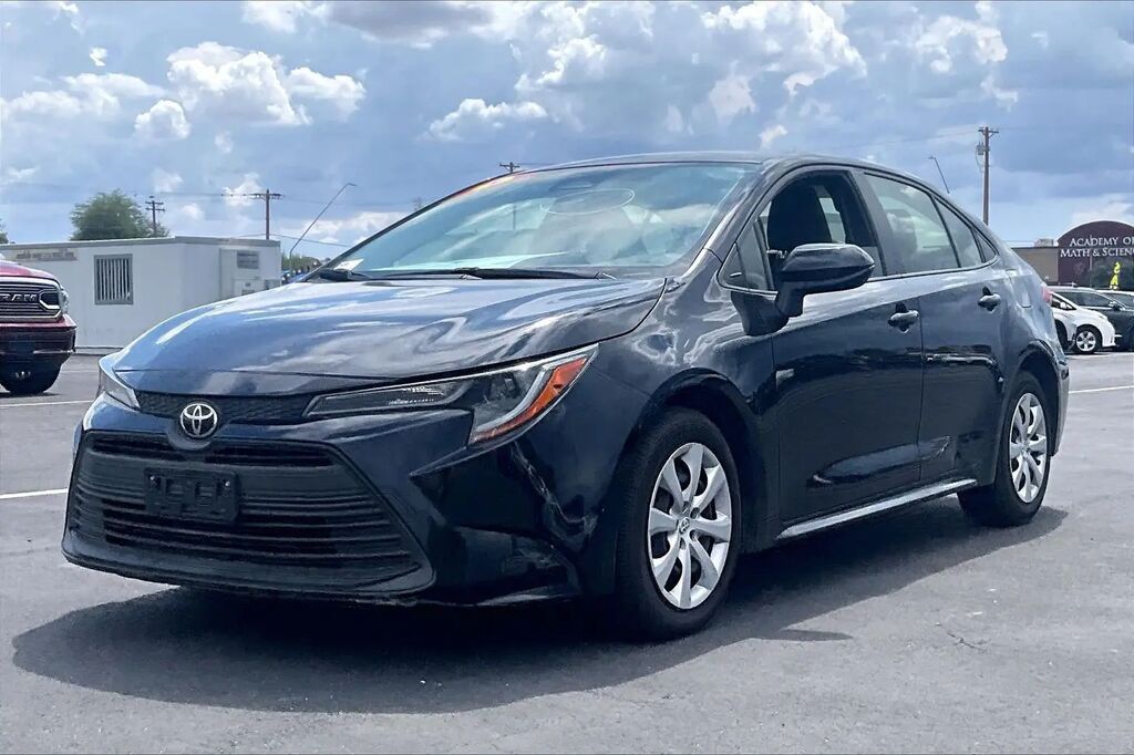 2023 Toyota Corolla LE — photo 1 of 1