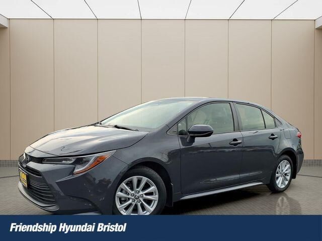 2023 Toyota Corolla LE — photo 1 of 15