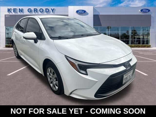 2026 Toyota Corolla Hybrid LE — photo 1 of 13