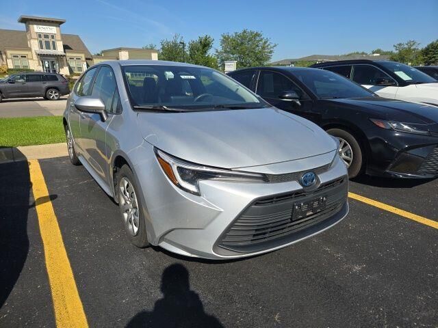 2024 Toyota Corolla Hybrid LE — photo 1 of 13