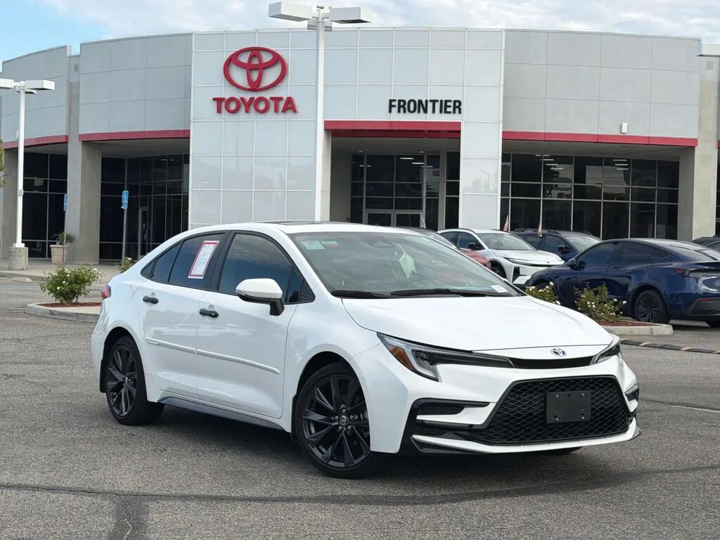 2024 Toyota Corolla Hybrid SE — photo 1 of 13