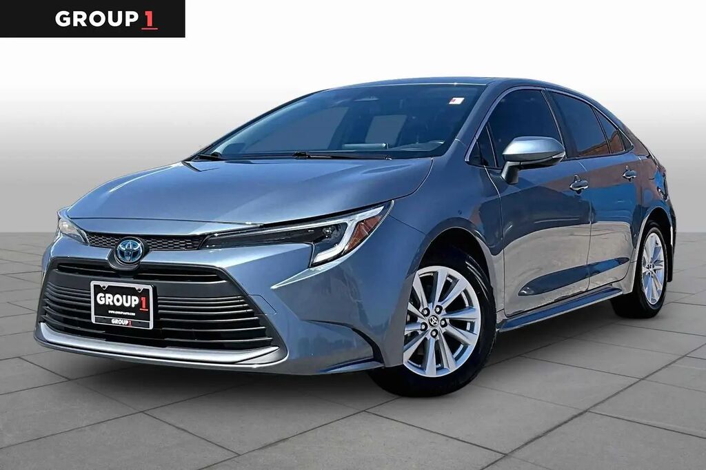 2024 Toyota Corolla Hybrid SE — photo 1 of 37
