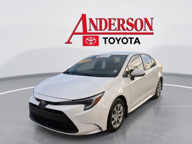2025 Toyota Corolla Hybrid LE — photo 1 of 13