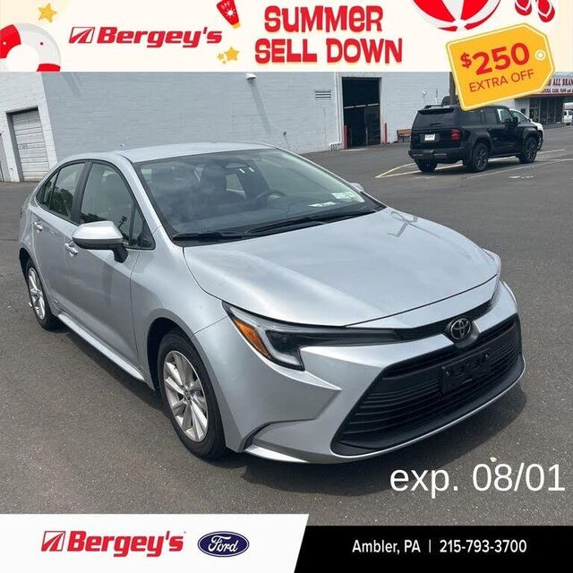 2026 Toyota Corolla Hybrid LE — photo 1 of 4