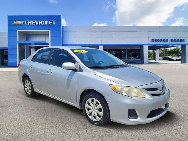 2011 Toyota Corolla LE — photo 1 of 61