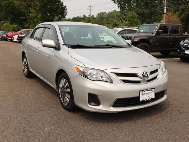 2011 Toyota Corolla LE — photo 1 of 2