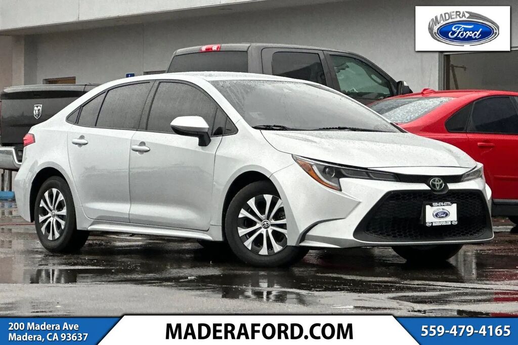 2022 Toyota Corolla Hybrid LE — photo 1 of 13