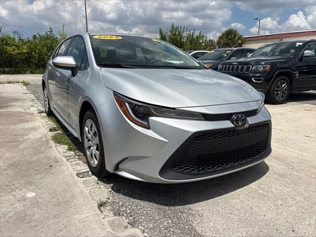 2022 Toyota Corolla LE — photo 1 of 1