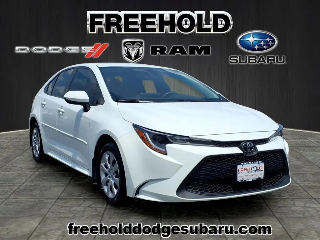 2021 Toyota Corolla LE — photo 1 of 13