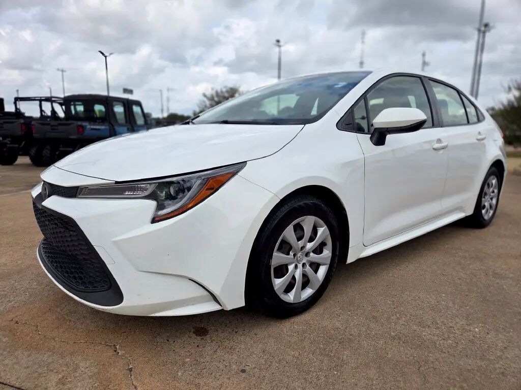 2021 Toyota Corolla LE — photo 1 of 13