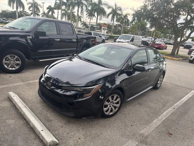 2020 Toyota Corolla LE — photo 1 of 22