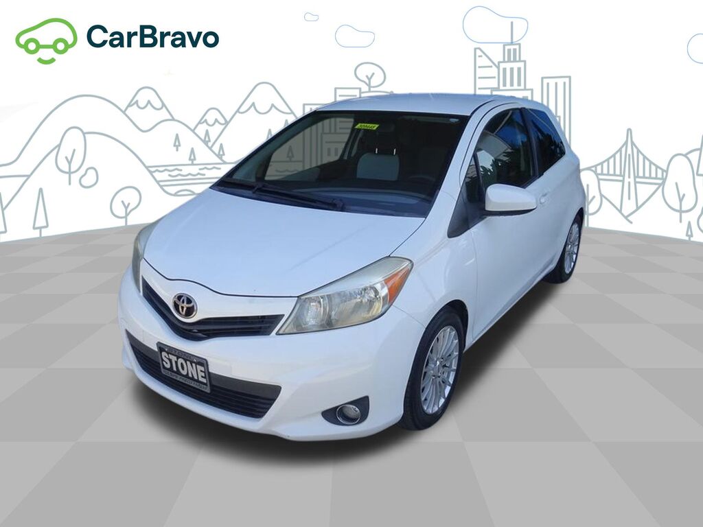 2013 Toyota Yaris L — photo 1 of 6
