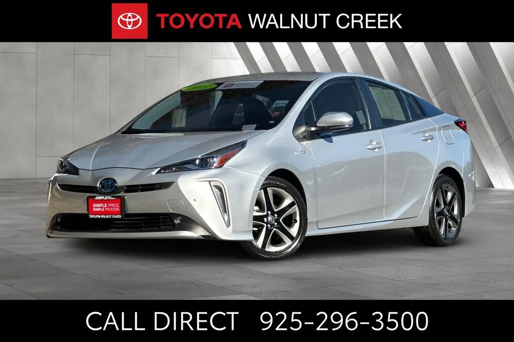 2022 Toyota Prius Limited — photo 1 of 13