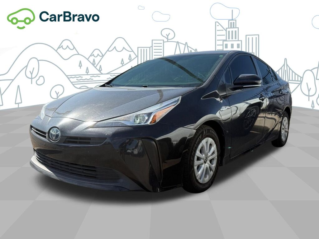 2022 Toyota Prius L — photo 1 of 6
