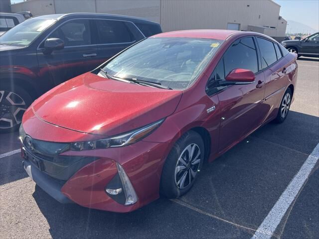2017 Toyota Prius Prime Advanced — photo 1 of 18