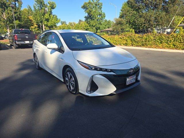 2018 Toyota Prius Prime Premium — photo 1 of 11