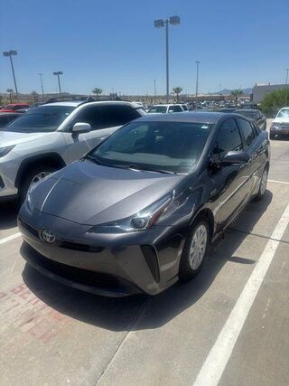 2019 Toyota Prius LE — photo 1 of 13