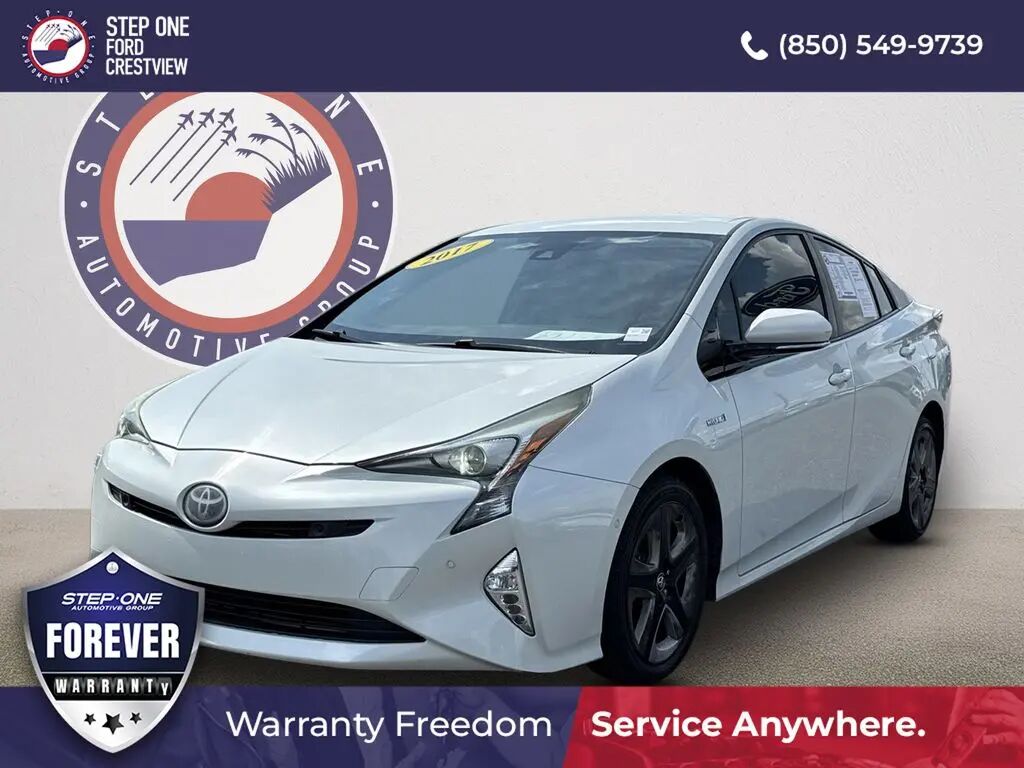 2017 Toyota Prius Three Touring — photo 1 of 18