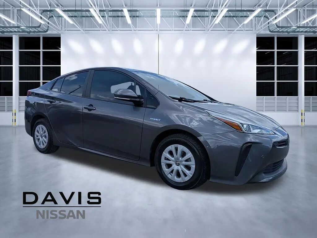 2019 Toyota Prius L Eco — photo 1 of 13