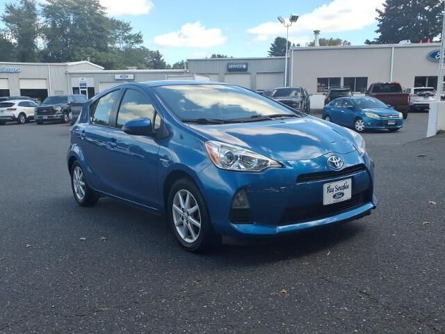 2014 Toyota Prius c Three