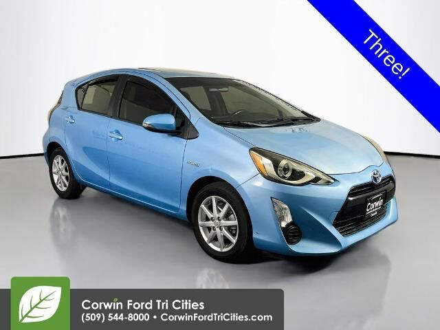 2015 Toyota Prius c Three — photo 1 of 39