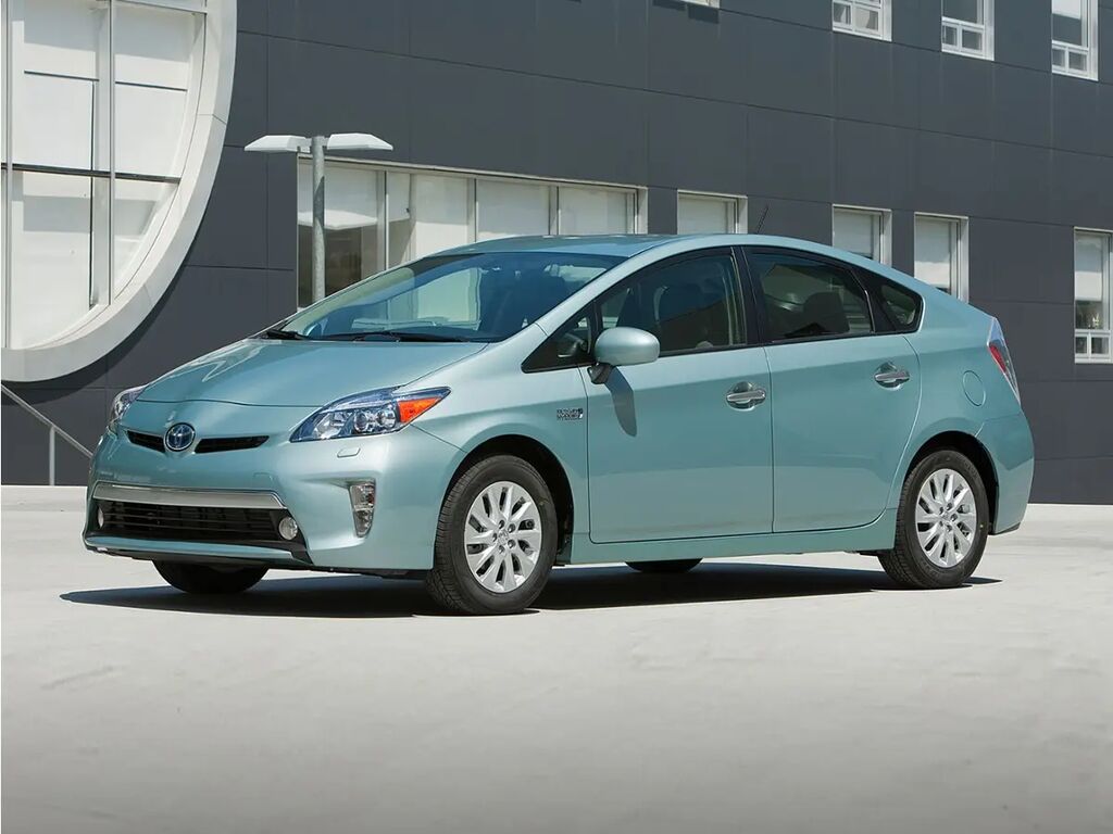 2013 Toyota Prius Plug-in Hybrid Base — photo 1 of 10