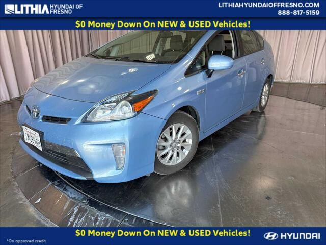 2015 Toyota Prius Plug-in Hybrid Advanced — photo 1 of 13