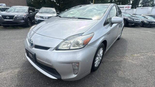 2013 Toyota Prius Plug-In Hatchback 4D — photo 1 of 8