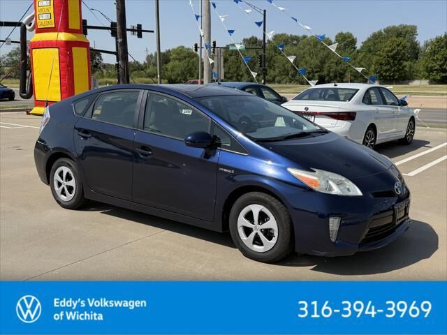 2015 Toyota Prius Three — photo 1 of 27