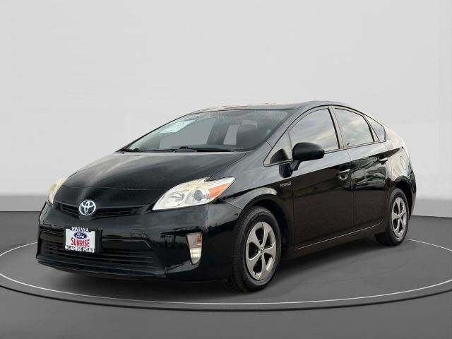 2015 Toyota Prius Two — photo 1 of 6