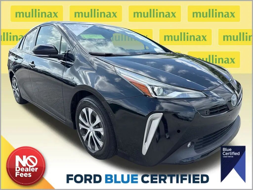 2019 Toyota Prius LE AWD-e — photo 1 of 18