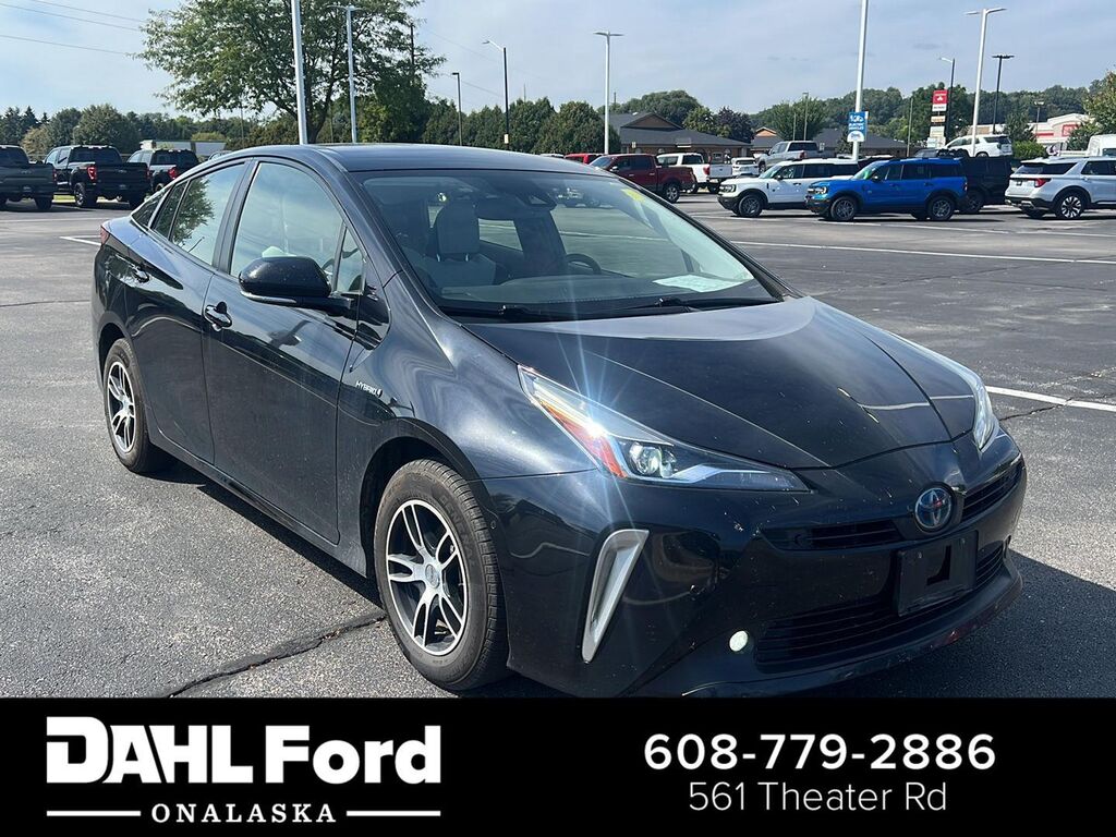 2020 Toyota Prius LE AWD-e — photo 1 of 14