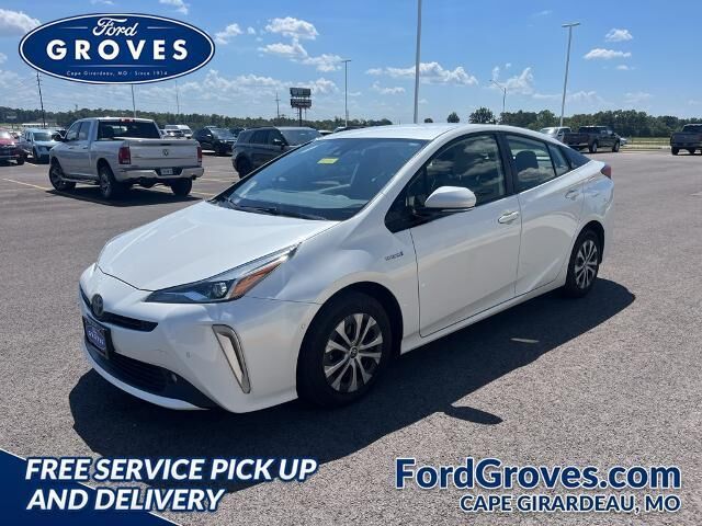 2019 Toyota Prius LE AWD-e — photo 1 of 13