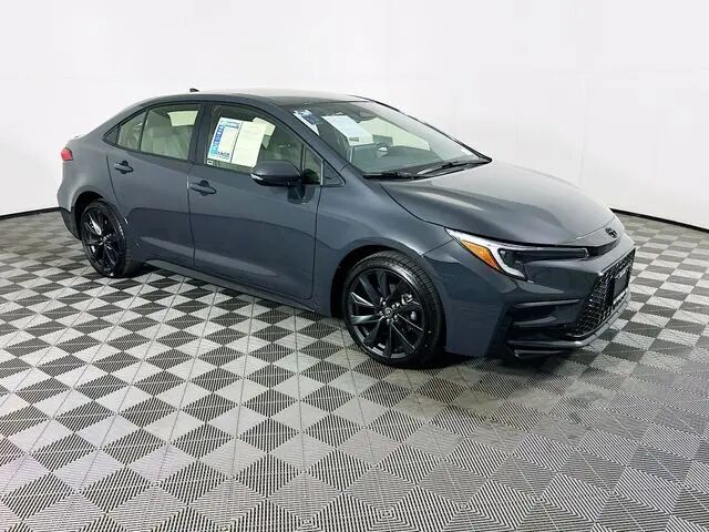 2026 Toyota Corolla SE — photo 1 of 13