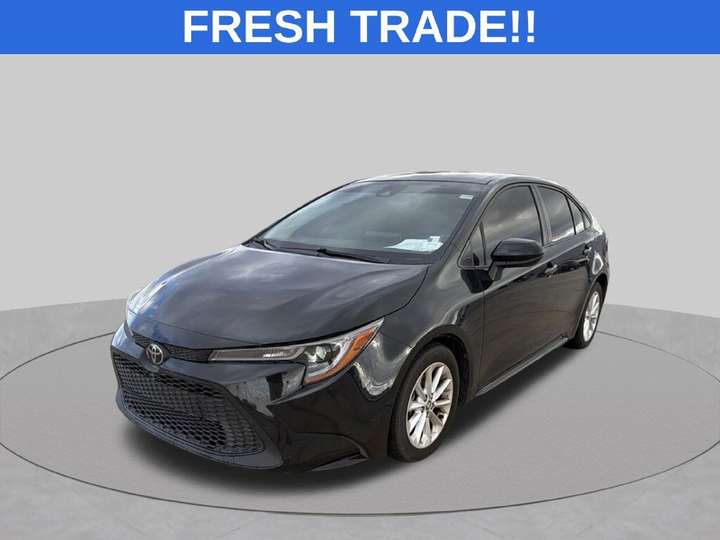2021 Toyota Corolla LE — photo 1 of 7