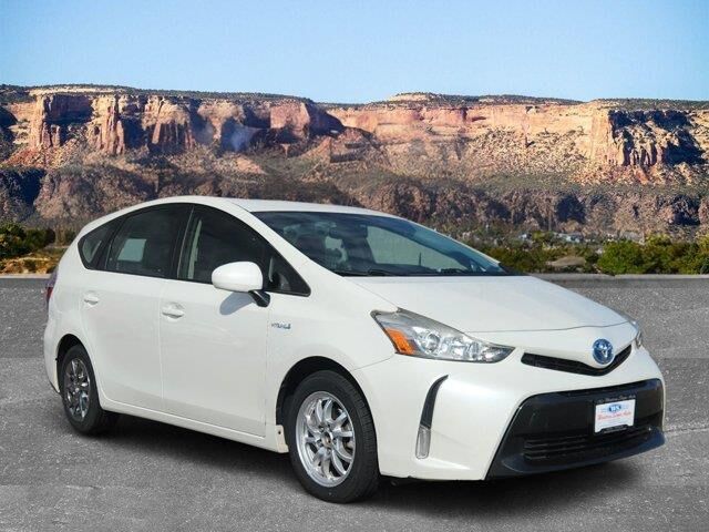 2017 Toyota Prius v Three — photo 1 of 27