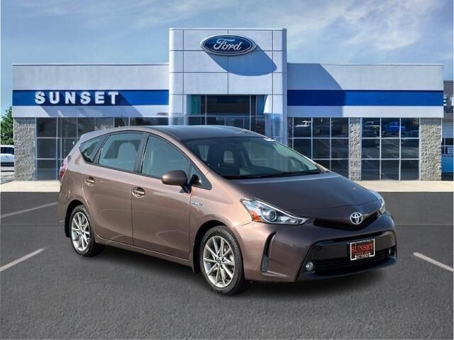 2017 Toyota Prius v Five