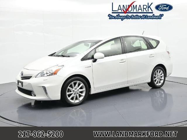 2014 Toyota Prius v Five