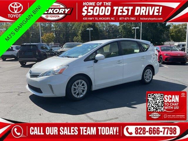2012 Toyota Prius v Three — photo 1 of 13