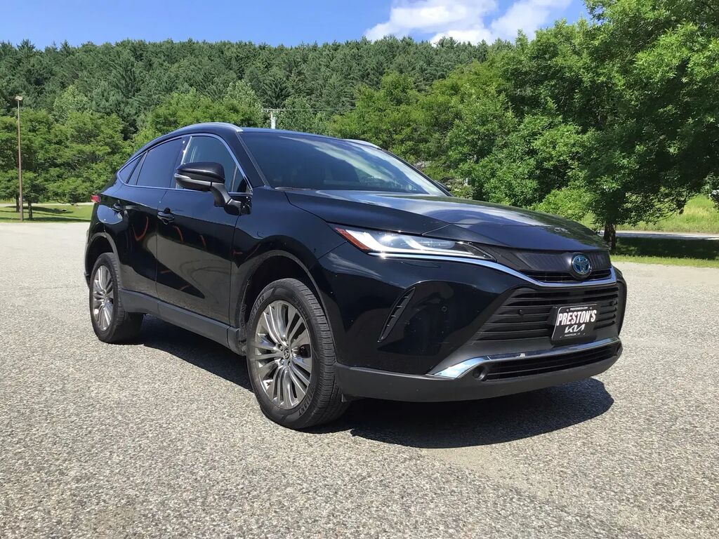 2022 Toyota Venza LE — photo 1 of 13