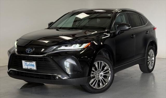 2024 Toyota Venza XLE — photo 1 of 24