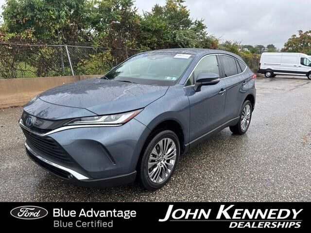 2022 Toyota Venza Limited — photo 1 of 26