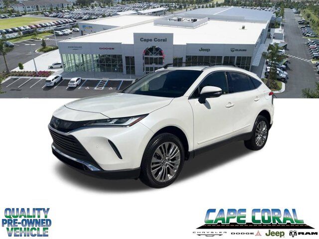 2022 Toyota Venza XLE — photo 1 of 13