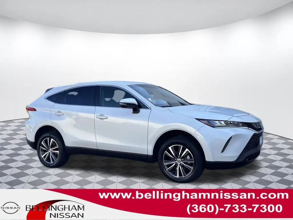 2022 Toyota Venza LE — photo 1 of 13