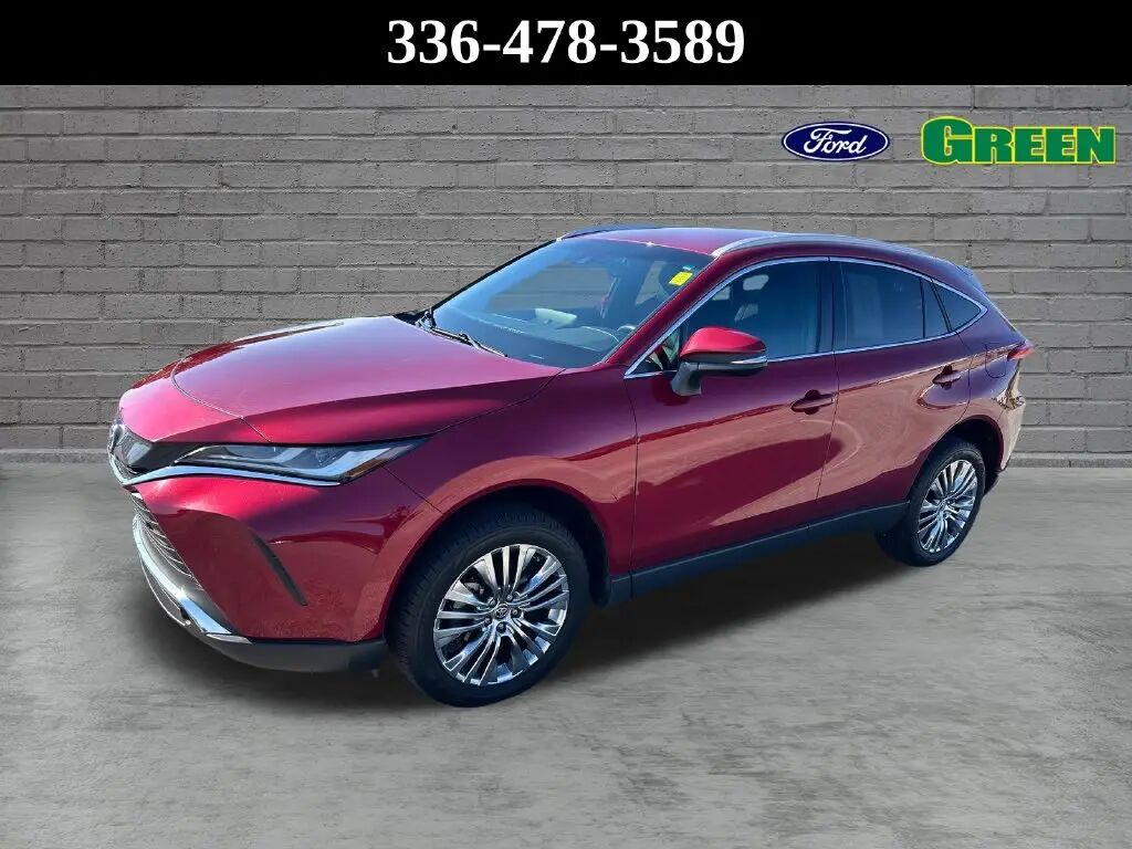 2024 Toyota Venza LE — photo 1 of 13