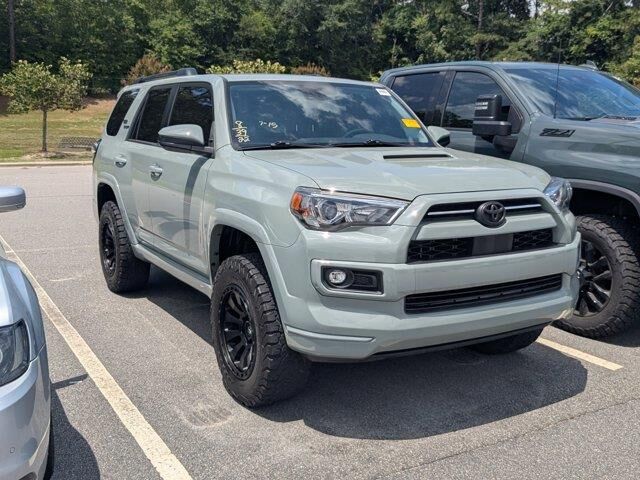 2022 Toyota 4Runner TRD Sport — photo 1 of 18
