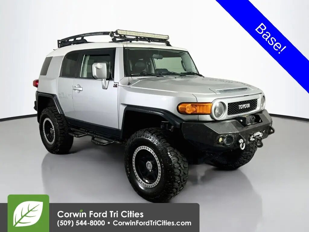 2007 Toyota FJ Cruiser Base — photo 1 of 13