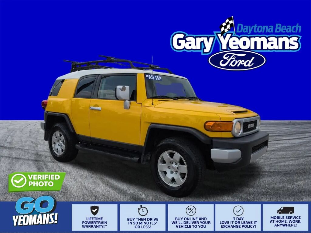 2010 Toyota FJ Cruiser Base — photo 1 of 26