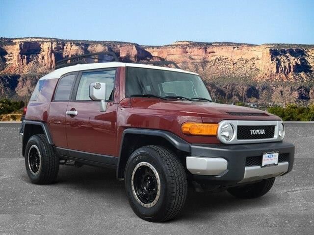 2011 Toyota FJ Cruiser Base — photo 1 of 27