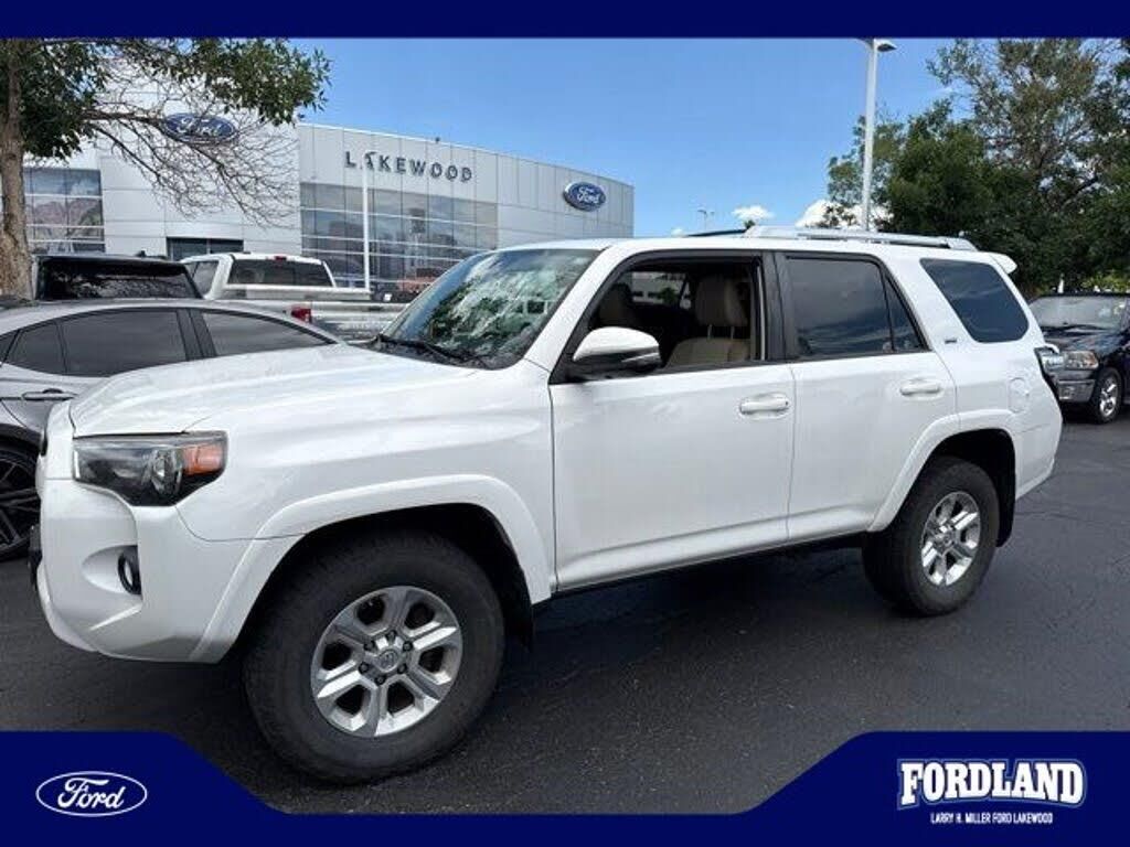 2018 Toyota 4Runner SR5 — photo 1 of 40